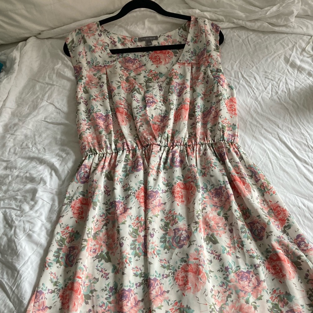 Tinley Road Floral Above the Knee Dress.